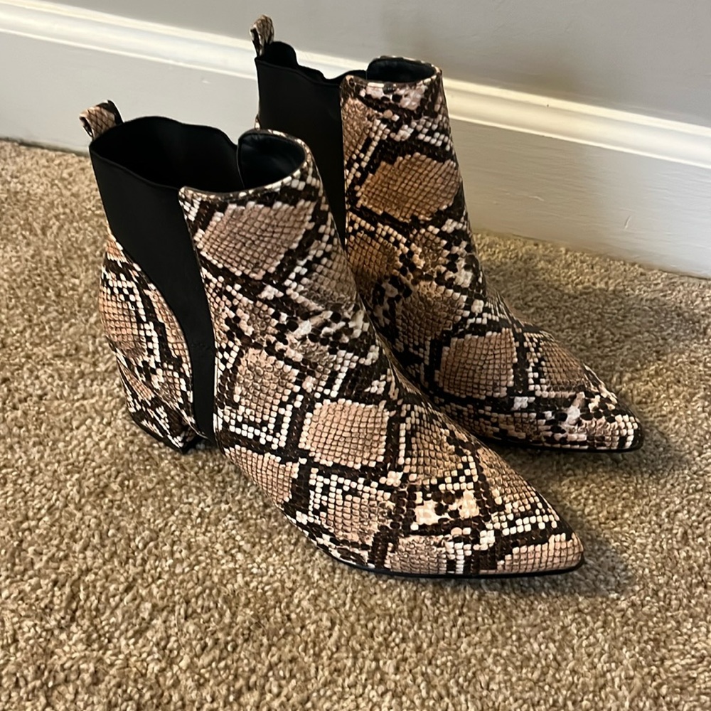 LULU BOOTIES- NEVER BEEN WORN